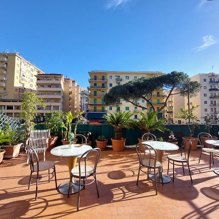 Apartamento Domus Cesare Nápoles Exterior foto