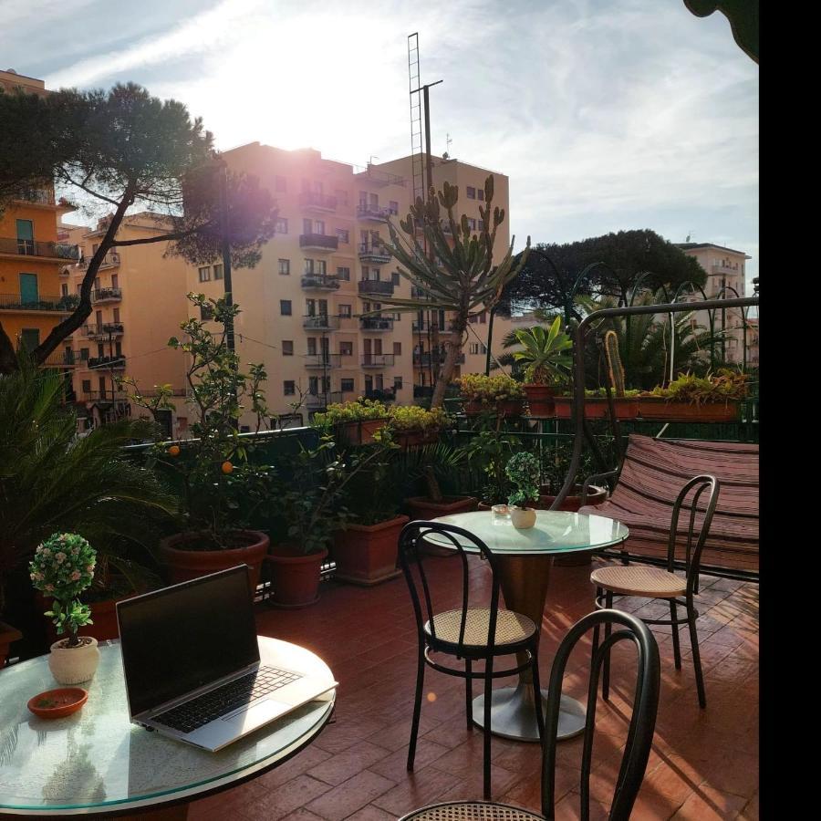 Apartamento Domus Cesare Nápoles Exterior foto
