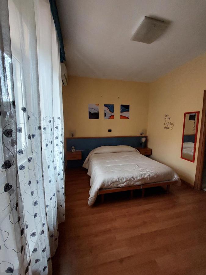 Apartamento Domus Cesare Nápoles Exterior foto
