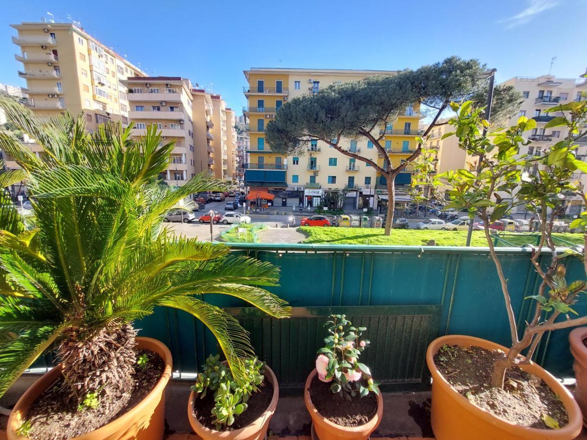 Apartamento Domus Cesare Nápoles Exterior foto