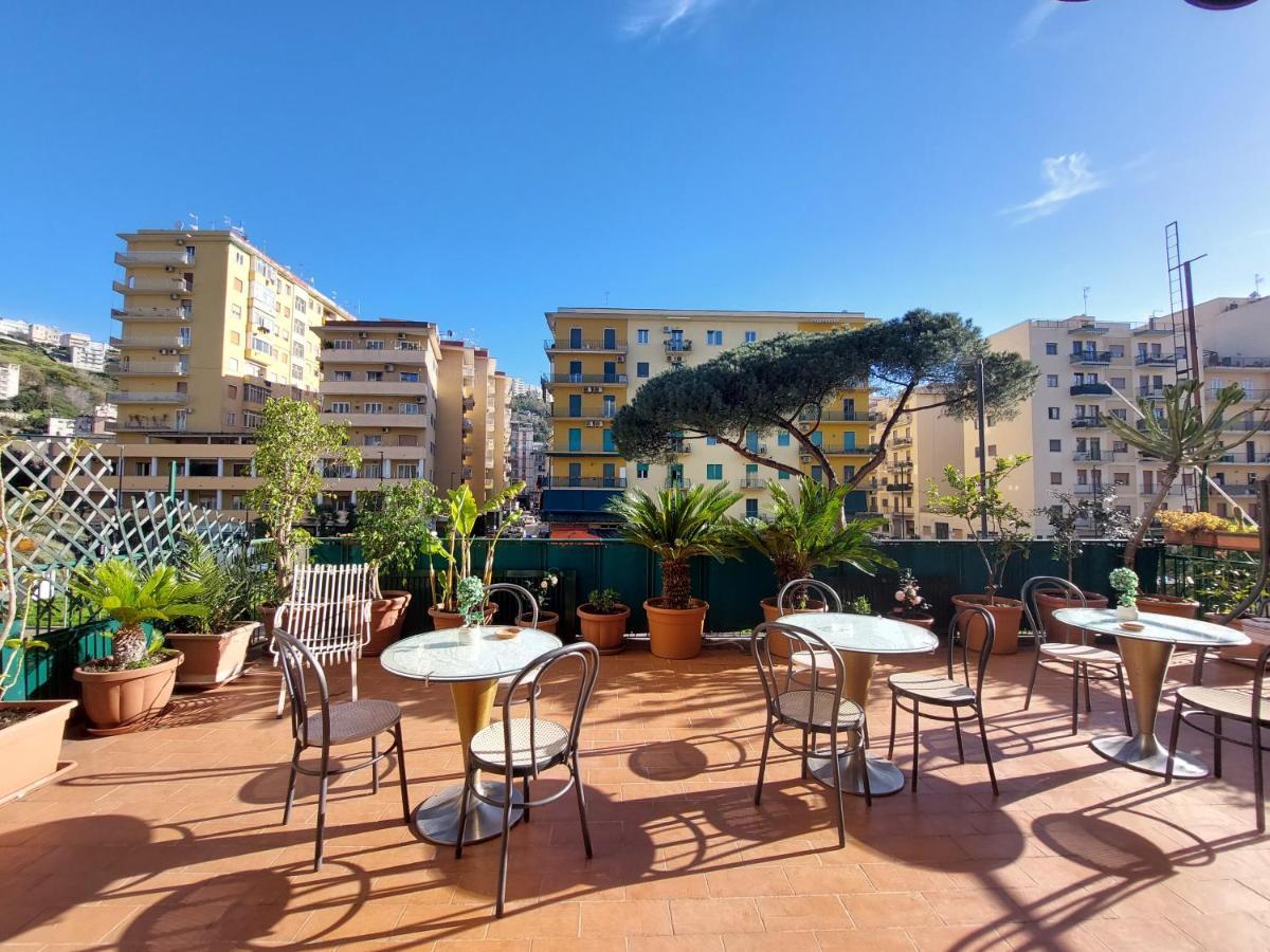 Apartamento Domus Cesare Nápoles Exterior foto